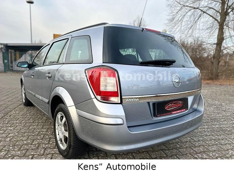 Gebraucht Opel Astra Selection 90 PS (66 kW) 2009 Silber Kombi