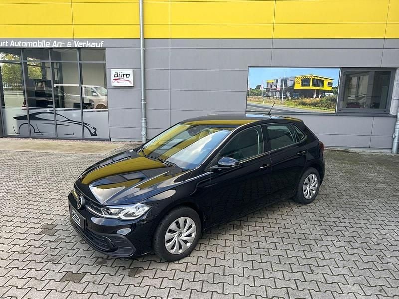 Schwarz Gebraucht 2023 VW Polo Life Kleinwagen | 17.990 € (Guter Preis) - Bild 1/4