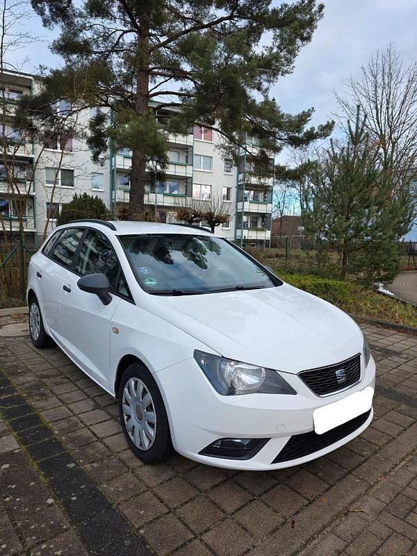 Weiß Gebraucht 2014 Seat Ibiza ST Style Kombi | 4.300 € (Guter Preis) - Bild 1/4