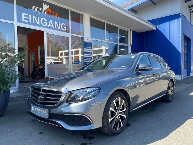 Grau Gebraucht 2020 Mercedes E300 Exclusive Limousine | 28.990 € (Superpreis) - Bild 1/3