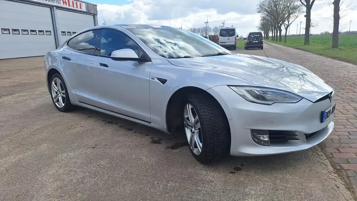 Usata Tesla Model S 386 kW (525 CV) 2017 Argento Utilitaria