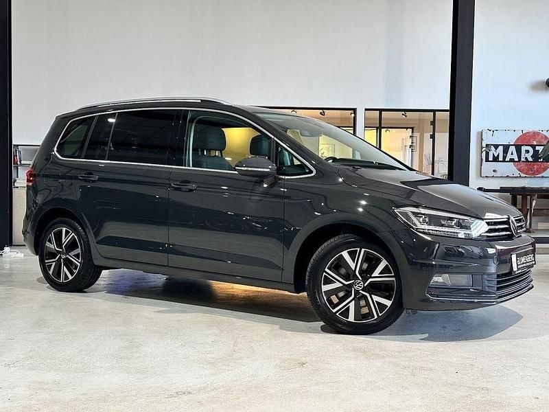 Gebraucht VW Touran Highline 150 PS (110 kW) 2021 Grau Van / Kleinbus