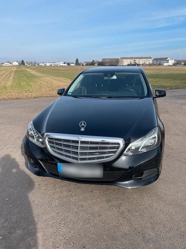 Gebraucht Mercedes E200 136 PS (100 kW) 2015 Schwarz Limousine