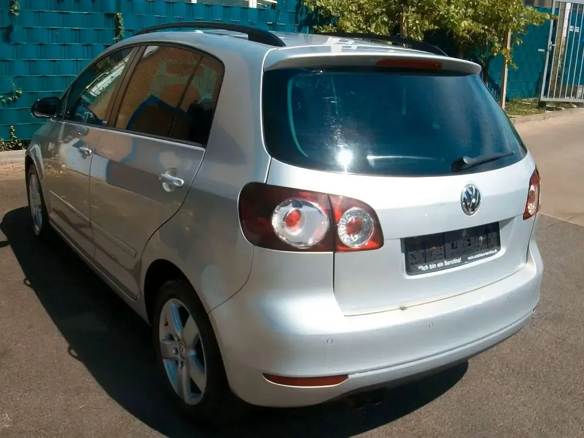 Gebraucht VW Golf VI Style 122 PS (89 kW) 2011 Gold Kleinwagen