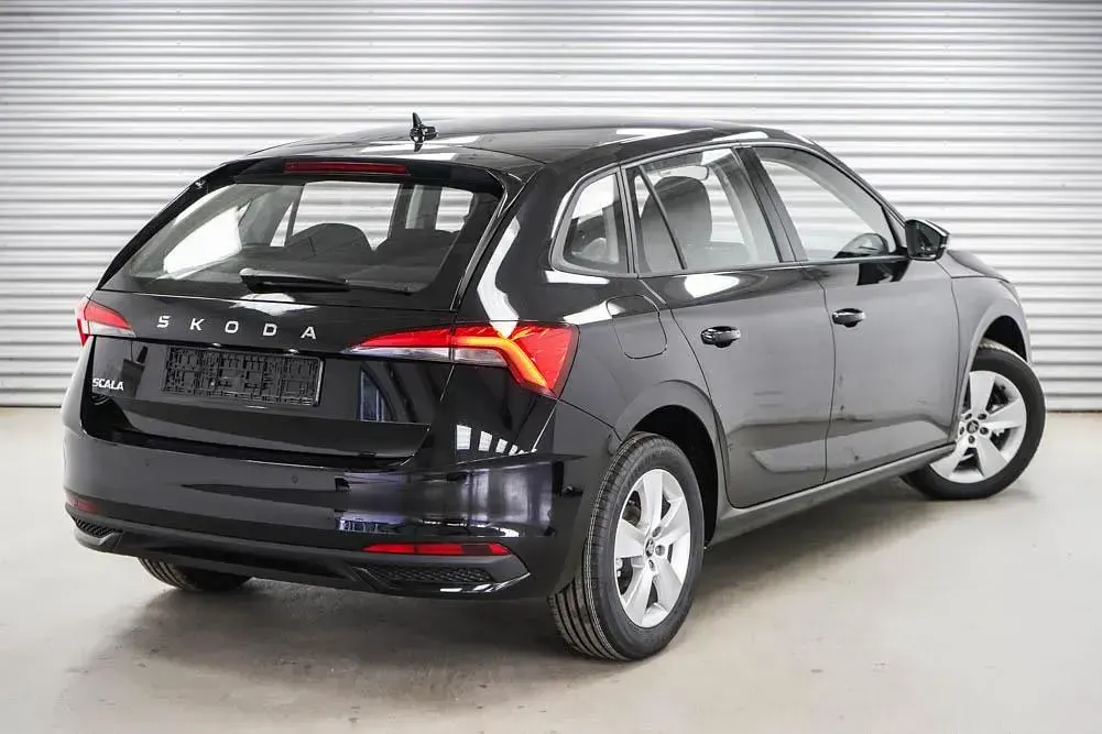Neu Skoda Scala Selection 116 PS (85 kW) 2026 Black magic metallic (1z) Kleinwagen