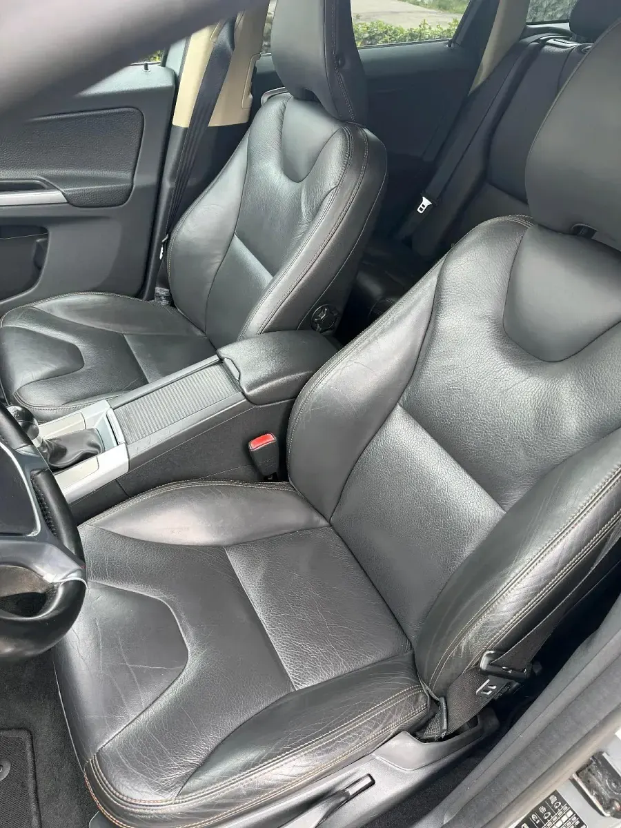Gebraucht Volvo XC60 Momentum 163 PS (119 kW) 2010 Silber SUV