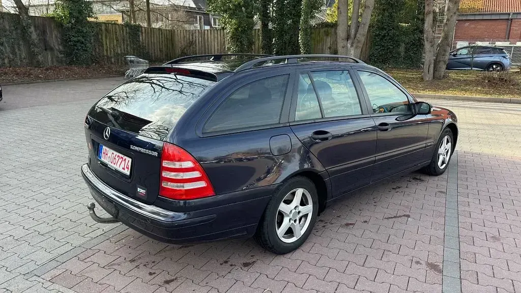 Gebraucht Mercedes C180 143 PS (105 kW) 2004 Blau Kombi
