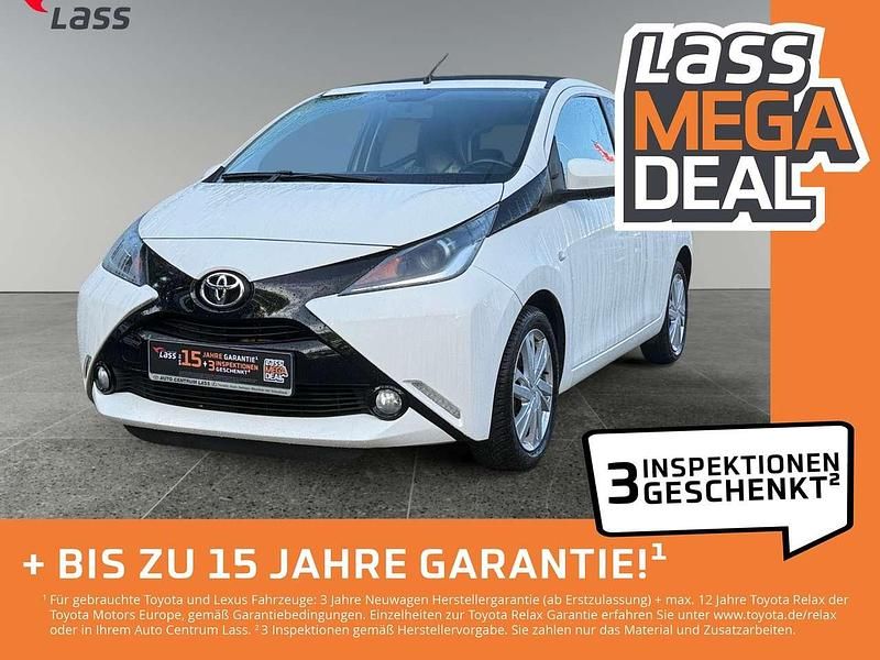 Weiss Gebraucht 2015 Toyota Matrix X-wave Kleinwagen | 8.980 € - Bild 1/4