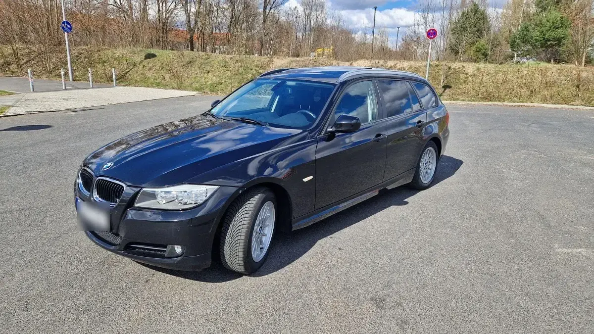 Gebraucht BMW 320 Exclusive 170 PS (125 kW) 2011 Schwarz Kombi
