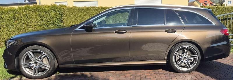 Usata Mercedes E400 333 CV (244 kW) 2017 Marrone Station wagon