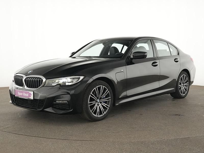 Black sapphire Gebraucht 2020 BMW 330e M Sport Limousine | 27.393 € (Guter Preis) - Bild 1/4