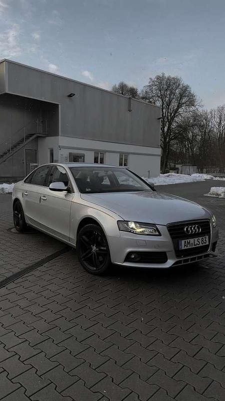 Gebraucht Audi A4 Ambiente 160 PS (117 kW) 2011 Grau Limousine