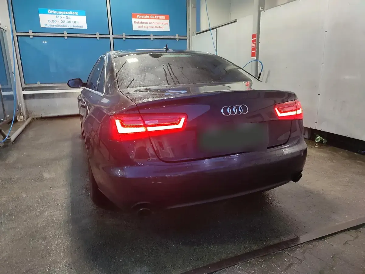 Gebraucht Audi A6 Ambiente 190 PS (139 kW) 2012 Schwarz Limousine