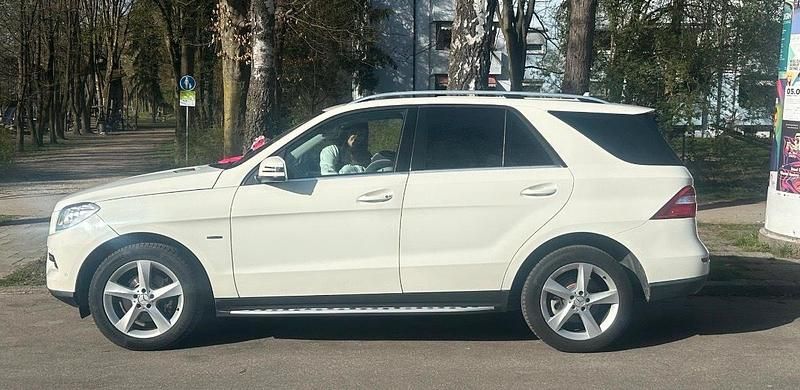 Gebraucht Mercedes ML250 204 PS (150 kW) 2013 Weiß SUV