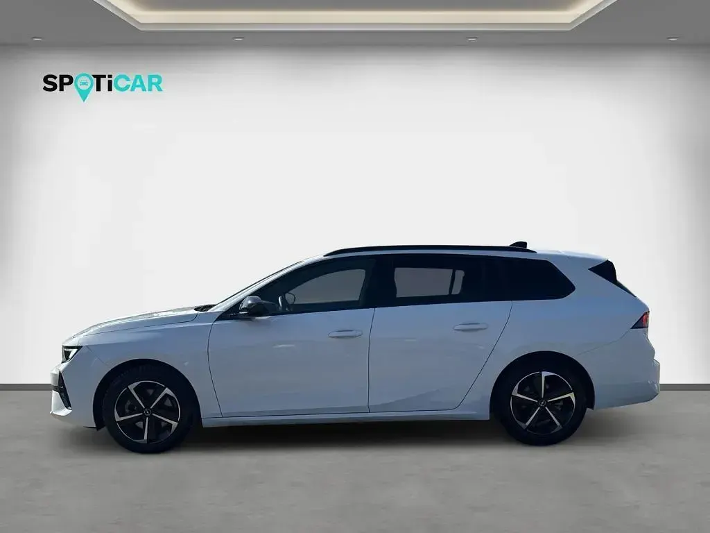 Gebraucht Opel Astra 131 PS (96 kW) 2024 Arktisweiß Kleinwagen