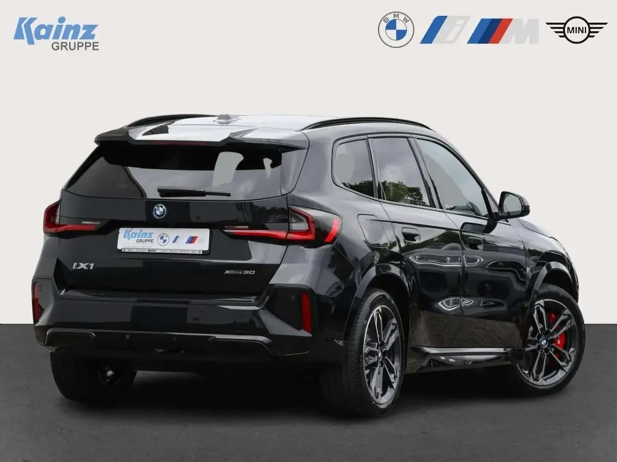 Neu BMW iX1 M Sport 230 kW (313 PS) 2026 Schwarz SUV