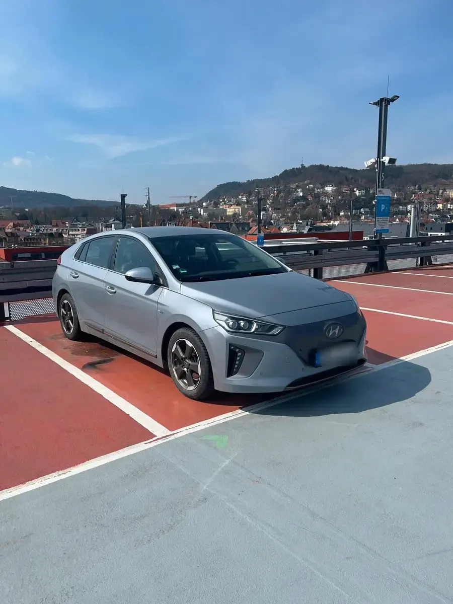 Gebraucht Hyundai Ioniq Premium 88 kW (120 PS) 2018 Grau Kleinwagen