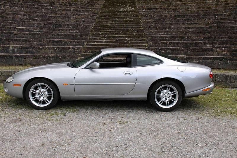 Gebraucht Jaguar XK8 284 PS (208 kW) 2000 Silber Coupé