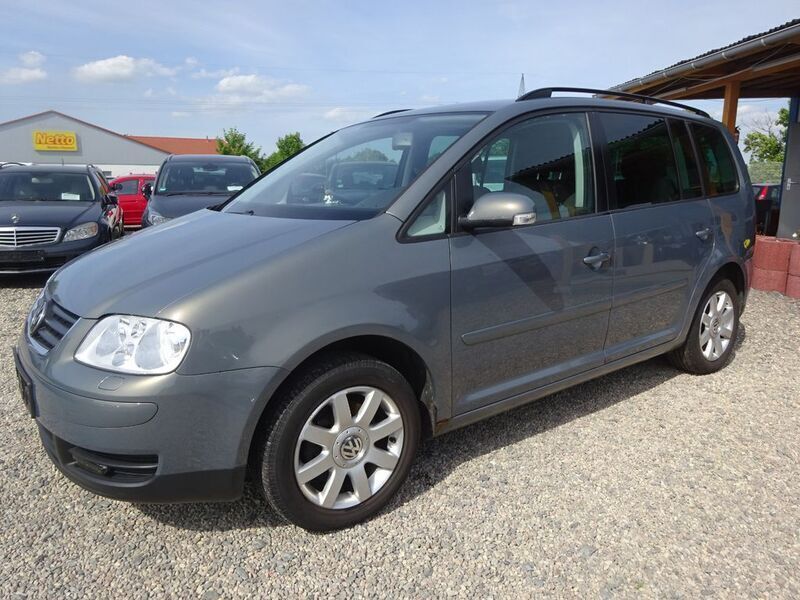 Grau Gebraucht 2003 VW Touran Van / Kleinbus | 1.500 € (Guter Preis) - Bild 1/4