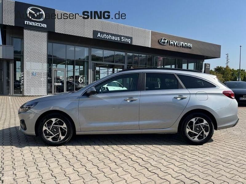 Neu Hyundai i30 140 PS (102 kW) 2025 Shimmering silver Kombi