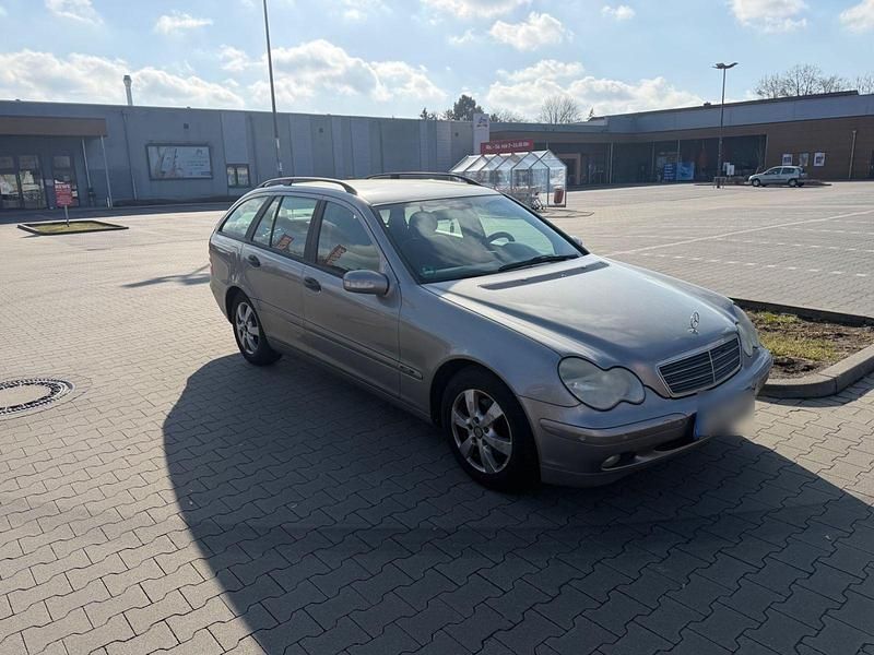 Gebraucht Mercedes C180 Classic 143 PS (105 kW) 2003 Silber Kombi