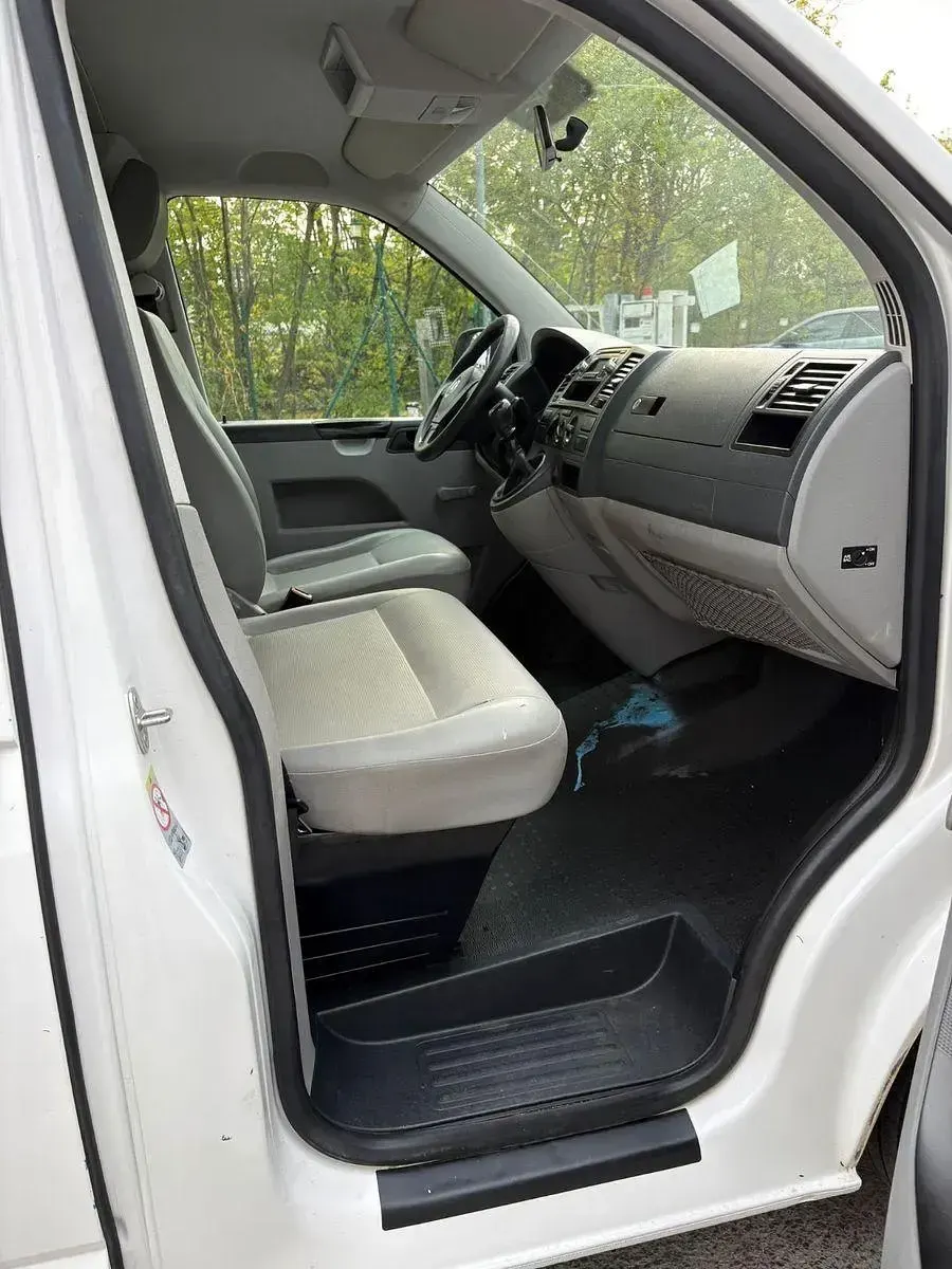 Second-hand VW Transporter 102 CP (75 kW) 2013 Alb Van