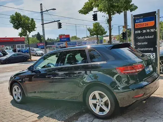 Gebraucht Audi A3 Sport 116 PS (85 kW) 2019 Schwarz Limousine