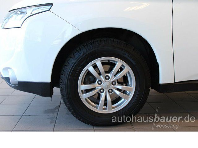 Gebraucht Mitsubishi Outlander Invite 150 PS (110 kW) 2012 Weiß SUV