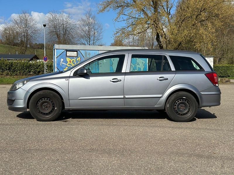 Gebraucht Opel Astra Edition 90 PS (66 kW) 2005 Silber Kombi