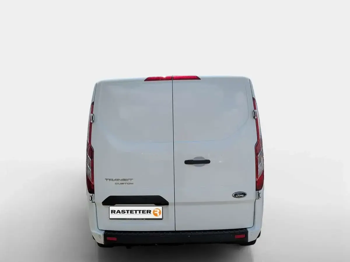 Gebraucht Ford 300 Trend 105 PS (77 kW) 2022 Weiß Van / Kleinbus