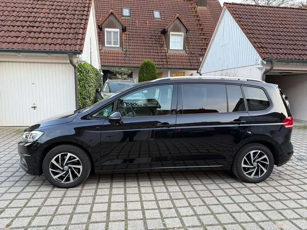 Gebraucht VW Touran Join 116 PS (85 kW) 2019 Schwarz Van / Kleinbus