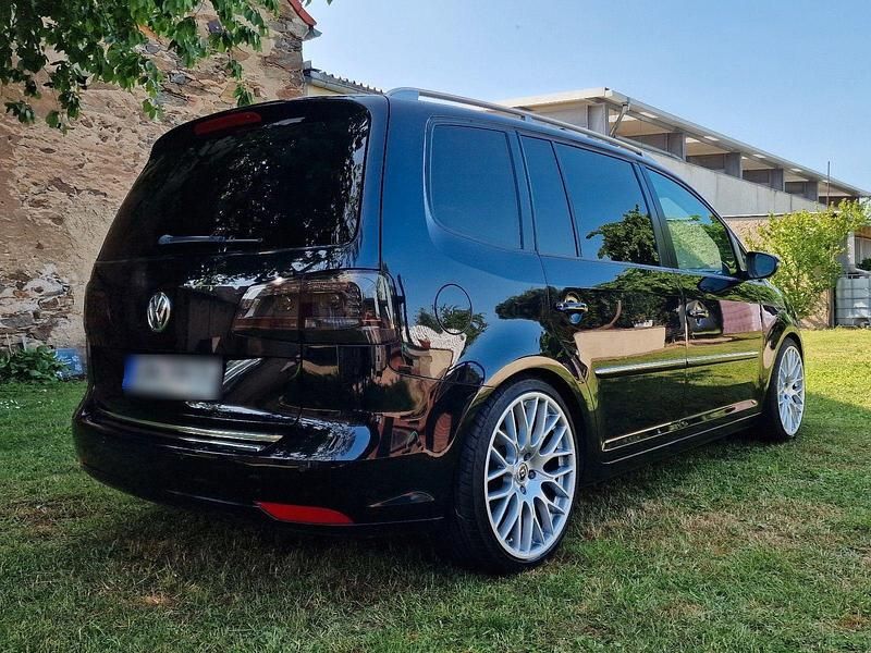 Gebraucht VW Touran Highline 140 PS (102 kW) 2011 Schwarz Van / Kleinbus