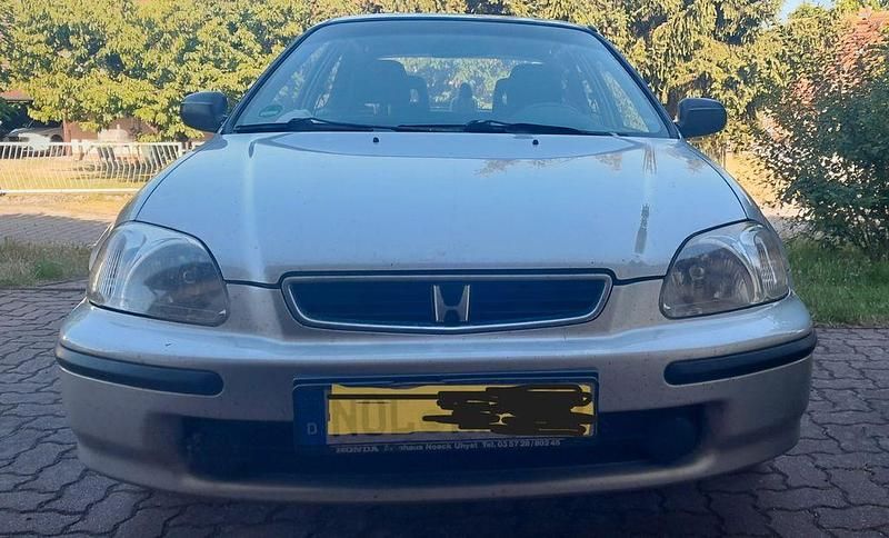 Silber Gebraucht 1998 Honda Civic S Limousine | 1.100 € (Fairer Preis) - Bild 1/4