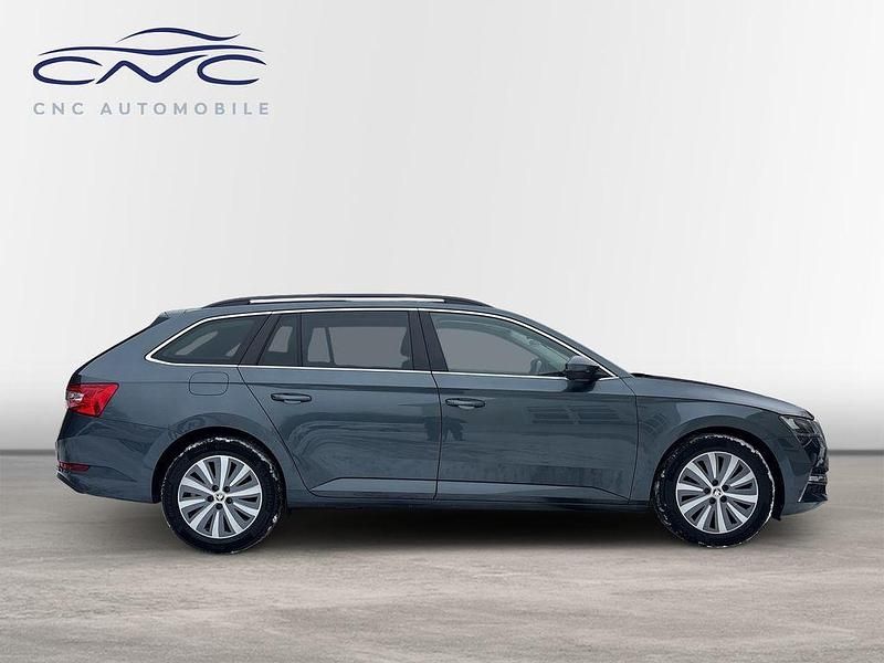 Gebraucht Skoda Superb Ambition 218 PS (160 kW) 2021 Grau Kombi