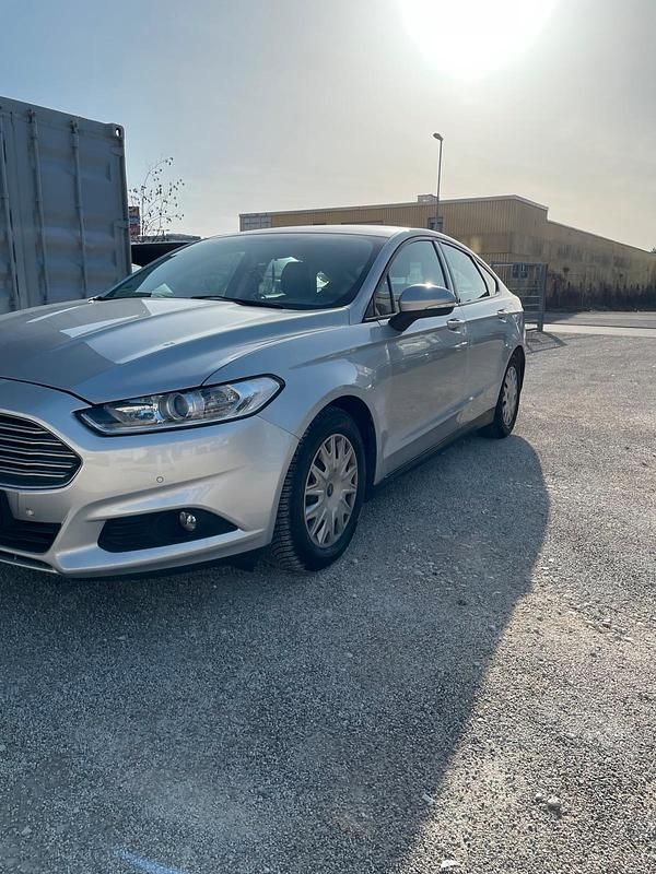 Gebraucht Ford Mondeo 150 PS (110 kW) 2017 Grau Limousine