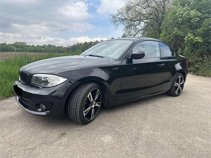 Schwarz Gebraucht 2013 BMW 120 Coupé Coupé | 8.999 € (Superpreis) - Bild 1/4
