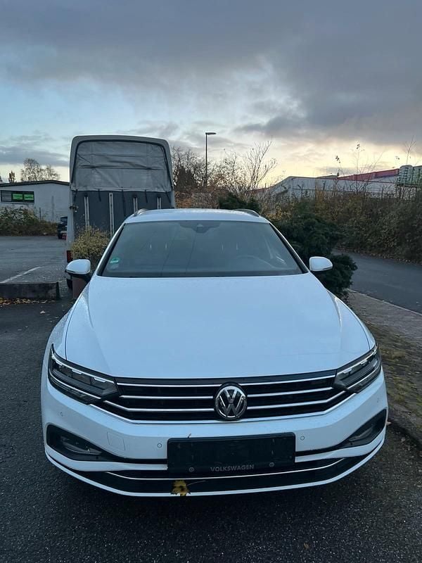 Gebraucht VW Passat 190 PS (139 kW) 2020 Weiß Kombi