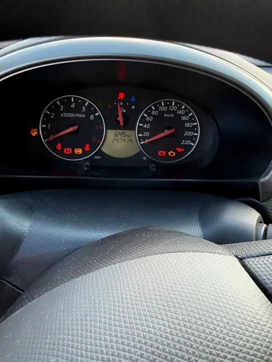 Gebraucht Nissan Micra 65 PS (47 kW) 2005 Rot Kleinwagen