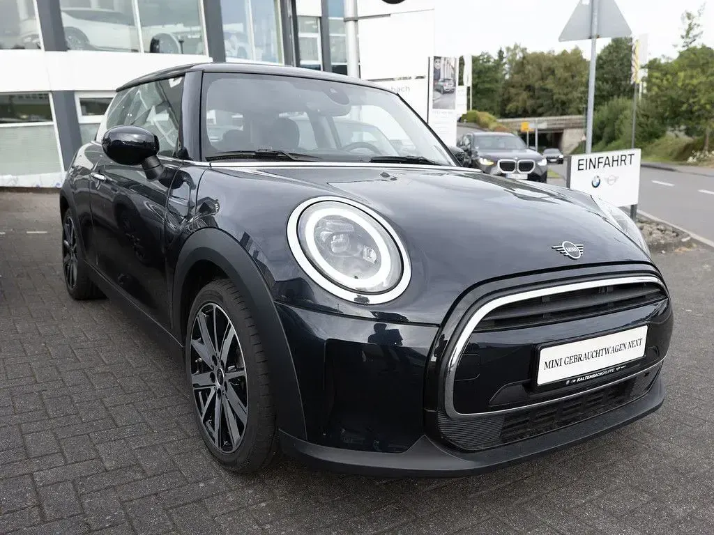 Gebraucht Mini Cooper Classic 136 PS (100 kW) 2023 Schwarz Kleinwagen