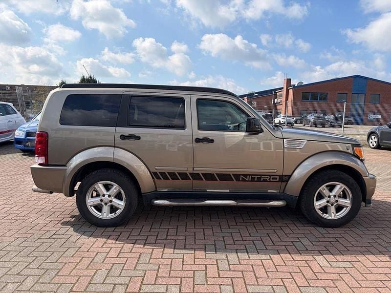 Używany Dodge Nitro 205 KM (150 kW) 2007 Srebrny SUV