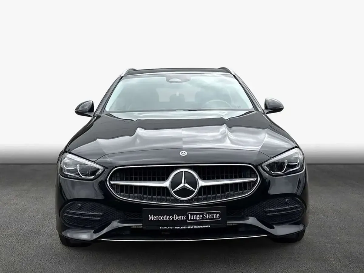 Gebraucht Mercedes C300 204 PS (150 kW) 2023 Schwarz Kombi