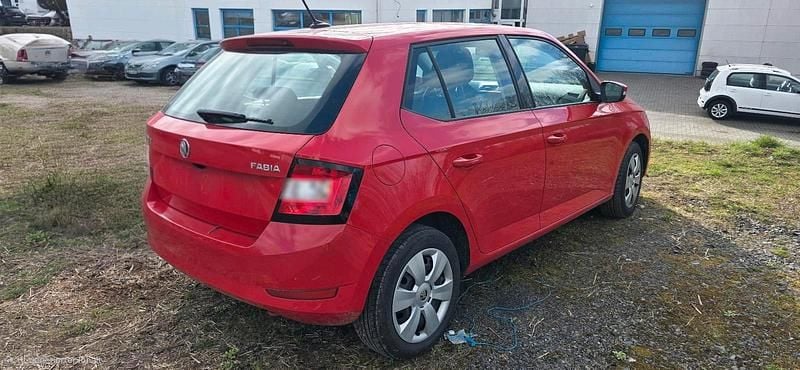 Gebraucht Skoda Fabia 95 PS (69 kW) 2019 Rot Kleinwagen