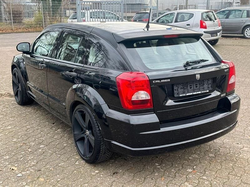 Second-hand Dodge Caliber SXT 140 CP (102 kW) 2007 Negru Hatchback