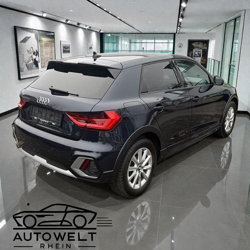 Gebraucht Audi A1 Ambiente 95 PS (69 kW) 2022 Blau SUV