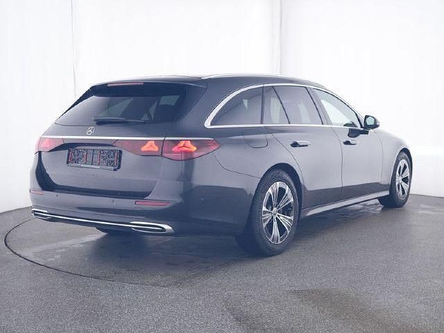 Grau Gebraucht 2024 Mercedes E200 Avantgarde Kombi | 45.680 € (Fairer Preis) - Bild 1/4