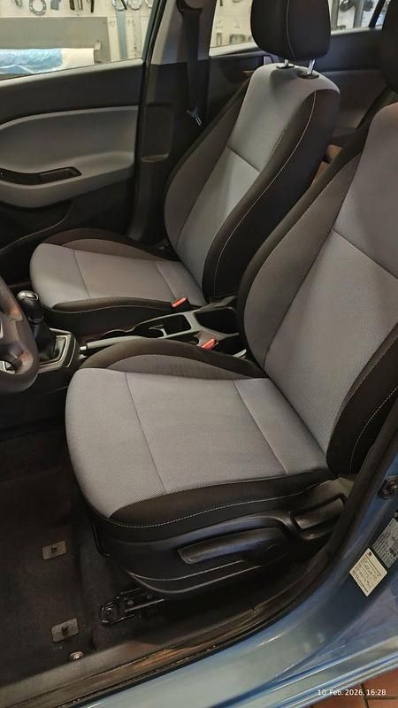 Gebraucht Hyundai i20 75 PS (55 kW) 2017 Blau Kleinwagen