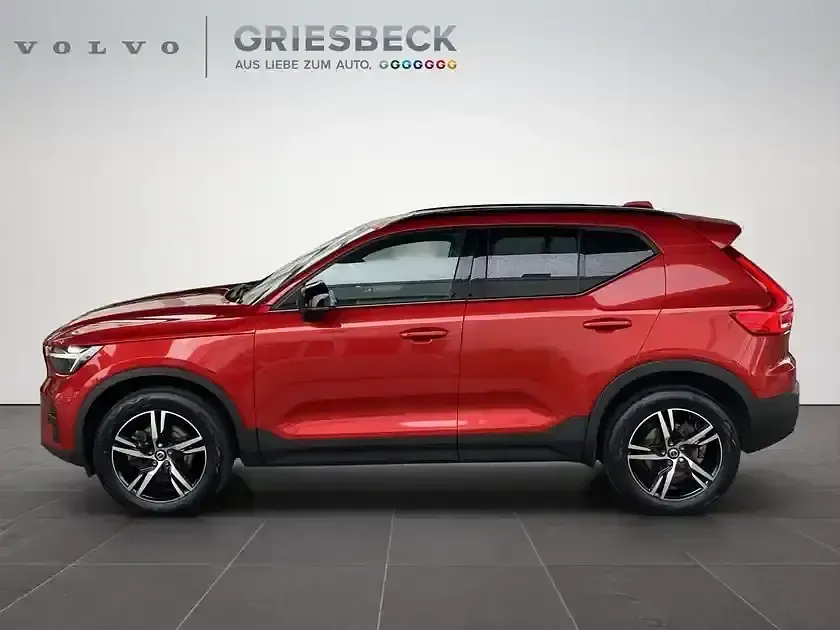 Gebraucht Volvo C40 144 kW (197 PS) 2023 Fusion red / metallic SUV