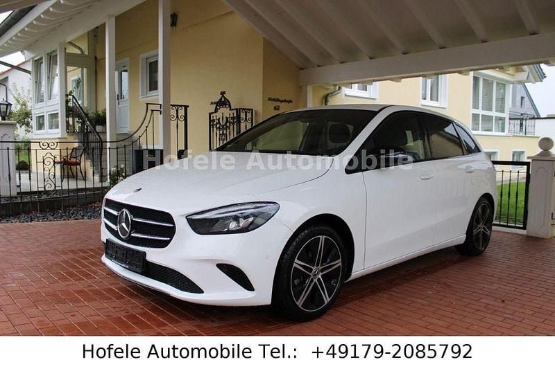 Weiß Gebraucht 2020 Mercedes B200 Van / Kleinbus | 23.950 € (Guter Preis) - Bild 1/4