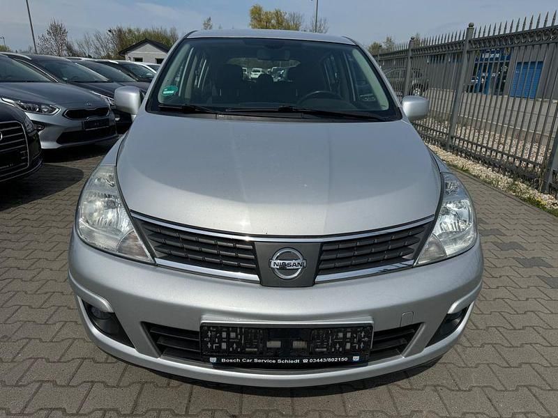 Gebraucht Nissan Tiida Acenta 110 PS (80 kW) 2009 Silber Limousine