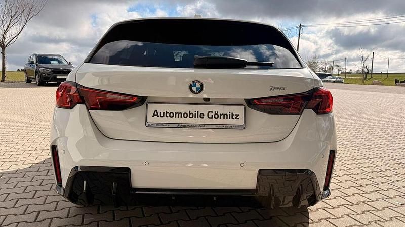 Gebraucht BMW 120 Shadowline 170 PS (125 kW) 2025 Weiß Kleinwagen